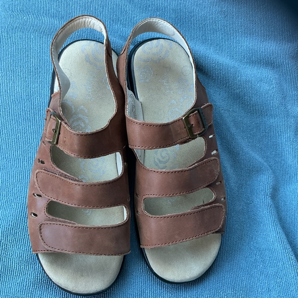 Propet Comfortcore Brown Leather Sandals Wide 7.5 2E Normcore Minimalist